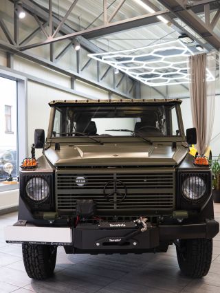 Když k nám dorazil tenhle Mercedes 290 GD 🚙, hned jsme věděli, že nás čeká pořádná práce 🔧💪. Auto bylo v dost unaveném...